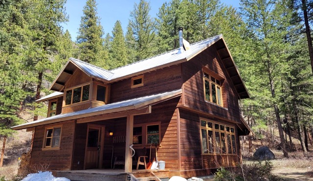 Snowberry Cabin in Mazama, WA