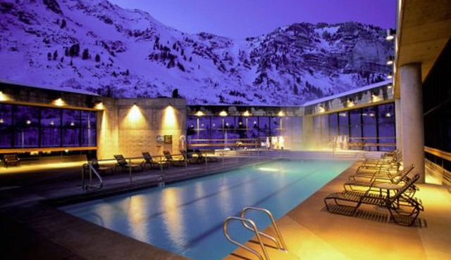 Snowbird Cliff Club New Years week 3 rooms sleeps 10