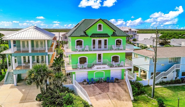 Snowbird-Friendly, Ocean View Home with Fast WiFi, Central AC, & Washer/Dryer