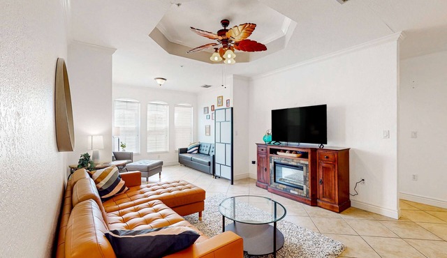 Snowbird friendly condo with pool hot tub sauna fitness room and on site tennis