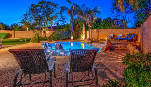 Snowbird-friendly home with private pool, hot tub, AC, pool table & grill