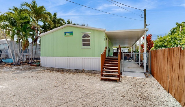 Snowbird-Friendly Home with Central AC, High-Speed WiFi, and Washer/Dryer