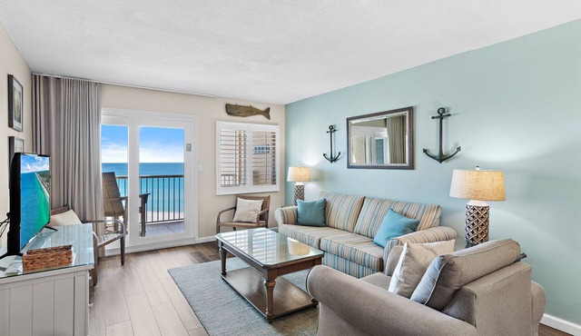Snowbird Special Jan-Feb!🌴Views~Pool~Tennis~2BR Hol Surf & Racquet Club 710