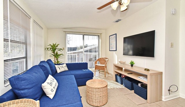 Snowbirds! Villa w/Private Lake, Golf, Pickleball, Disney/Universal