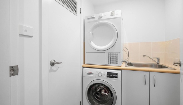 Snowbound 2 - Family Ski Chalet, 5 minute walk to the slopes