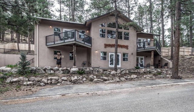 SnowCap Manor