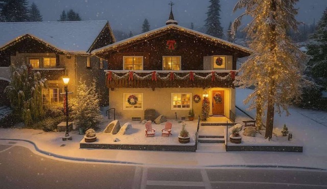 Snowcreek-Downtown-Dogwood-HotTub-Kitchenette