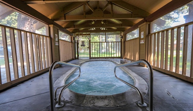 Snowcreek II #253 1 Bedroom Condo by RedAwning