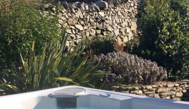 Snowdon House Llanberis Pass HOT TUB Sauna Logfire, Zip World, Mount Snowdon.