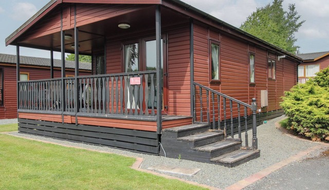 SNOWDROP, family friendly, with a garden in Eardisland