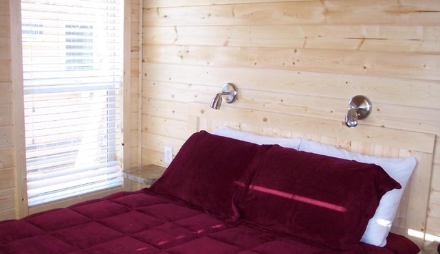 Snowflower Camping Resort Wheelchair Accessible Cottage 8