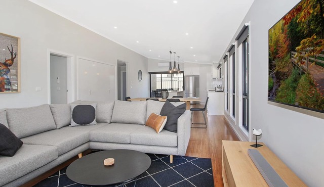 Snowgum Bright Retreat - 1