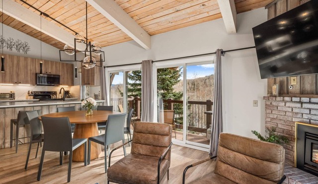 Snowmass Mtn Views! Updated Decor, Balcony, Pool, Hot Tub, Gas FP, W/D & Shuttle Access
