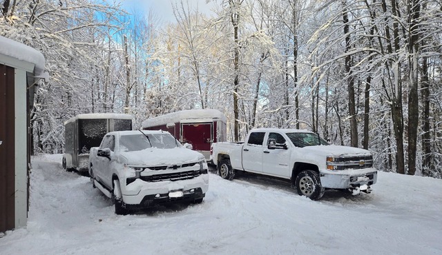 Snowmobile-Friendly Cabin Half mile from Tri-County Corridor w/Trailer Parking