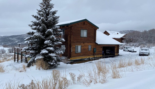 Snowmobile skiing snowshoing beautiful 5 bedroom cabin in uinta mountains
