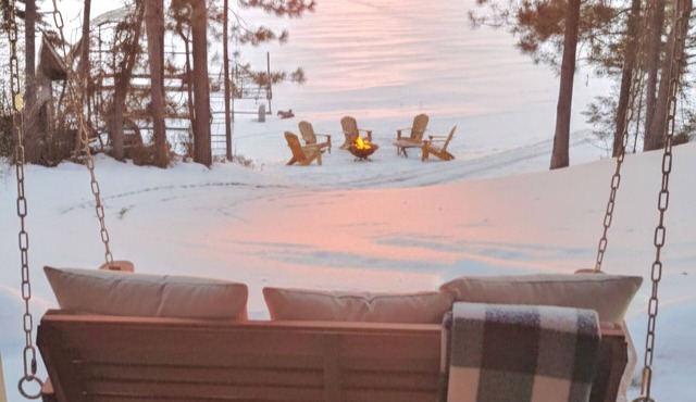Snowmobiler Cabin Suite| Direct Trail Access for XC Skiing, Snowshoe, Ice Fish
