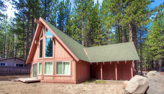 Snowshoe Chalet by Lake Tahoe Accommodations