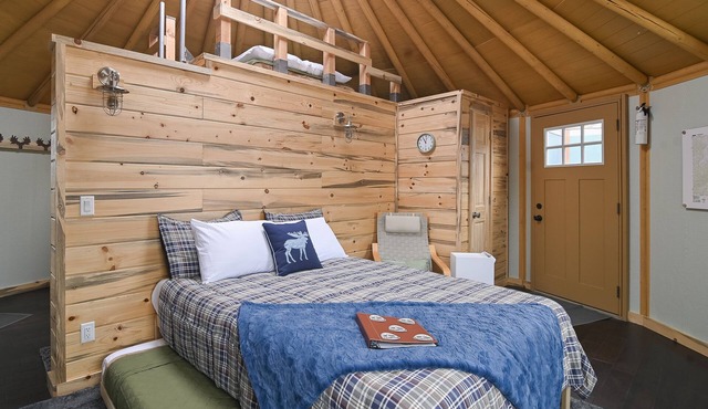 Snowy Range Yurt Cabins - Green Yurt