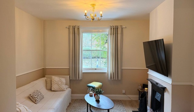 Snug cottage in the South Downs