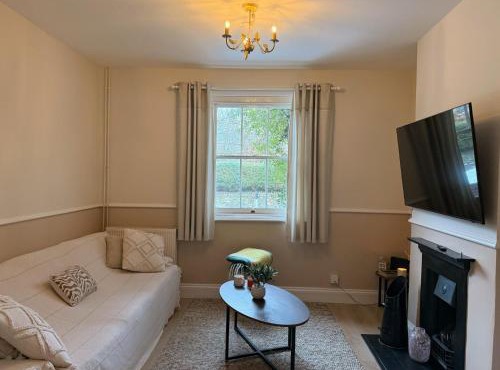 Snug cottage in the heart of the South Downs