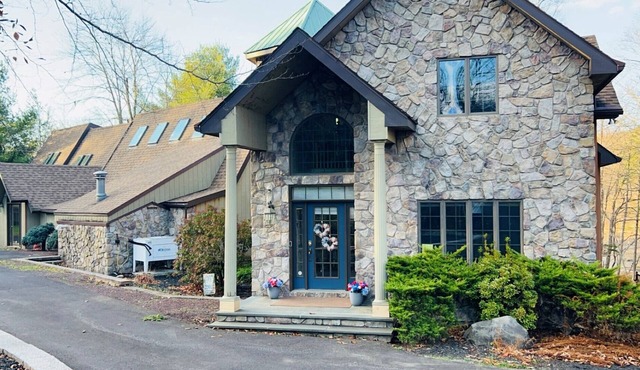 Snug Harbor Cove on Lake Wallenpaupack with Indoor Pool and Private Dock!