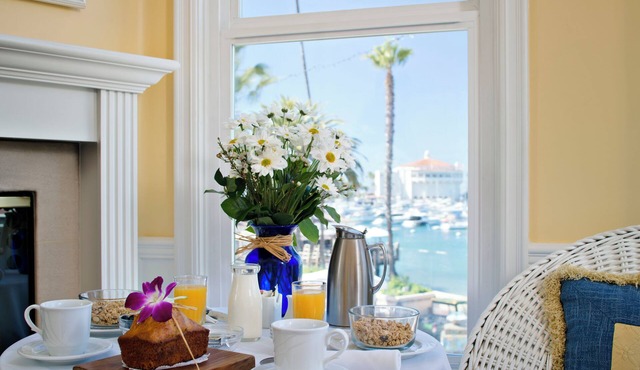 Snug Harbor Inn