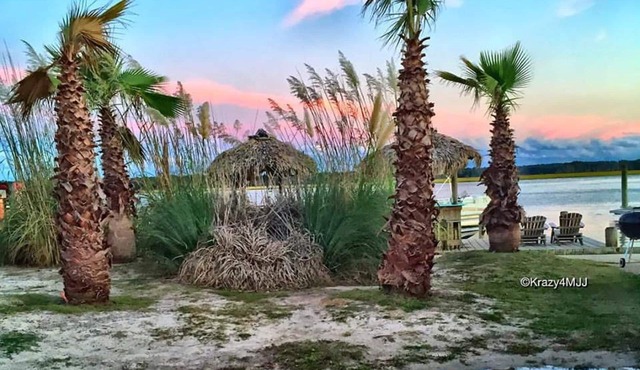 Snug Harbor Marina and Hotel