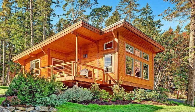 Snug Harbor Resort and Marina - Two Bedroom Water View Queen & Twin Beds