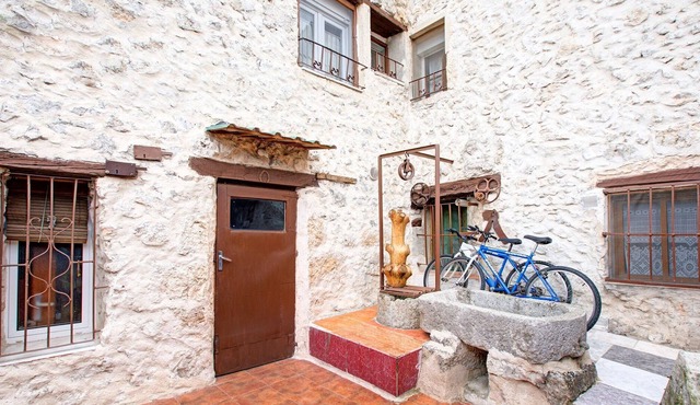 Snug Holiday Home in Valladolid with Private Pool