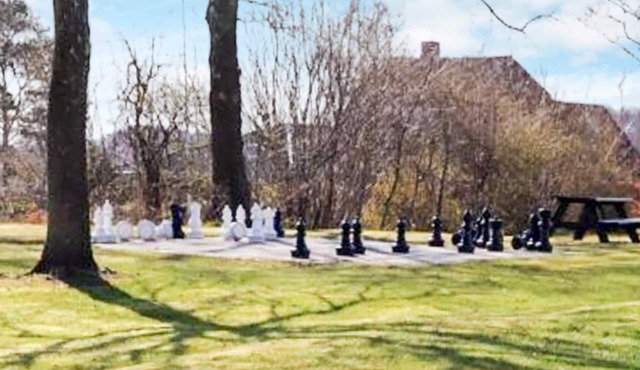 Snug holiday home with garden