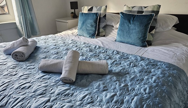 Snug - Meadhan Apartment