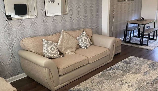 Snug Modern Home in Airdrie