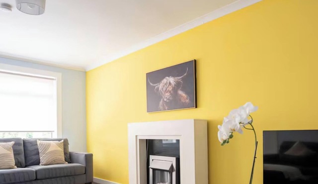 Snug Modern Home in Broxburn