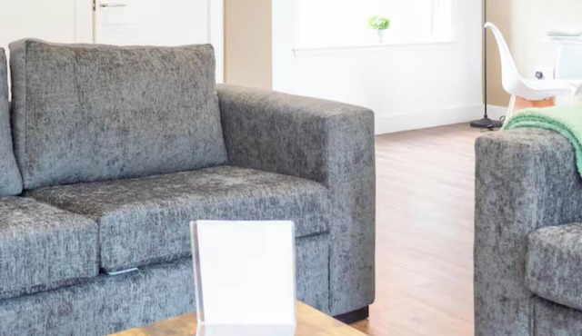 Snug Modern Home in Livingston