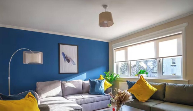 Snug Modern Home in Livingston