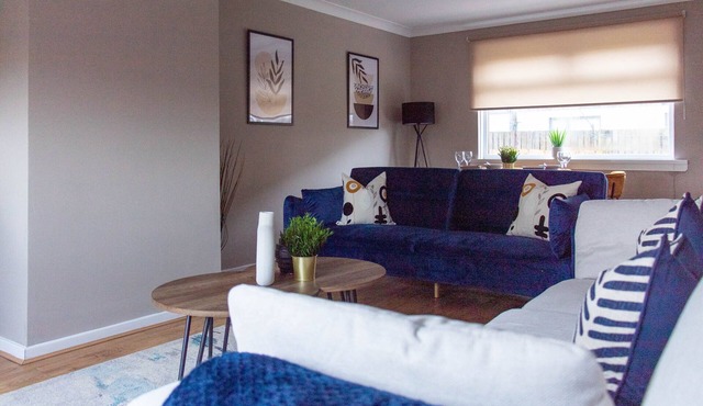 Snug Modern Home in Linwood