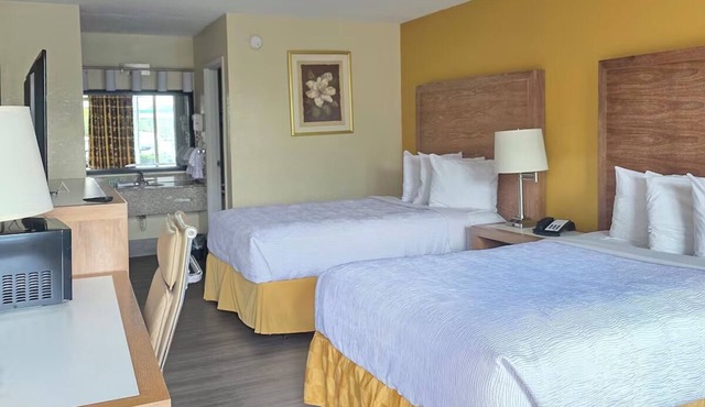 Snug Room w/Free Breakfast & Parking – Near Chattanooga’s Top Attractions