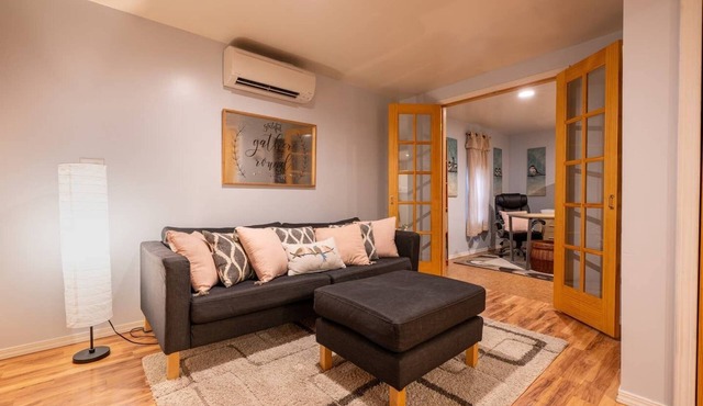 Snug Studio Conveniently near PSNS, Ferry, Hospitals and Seattle