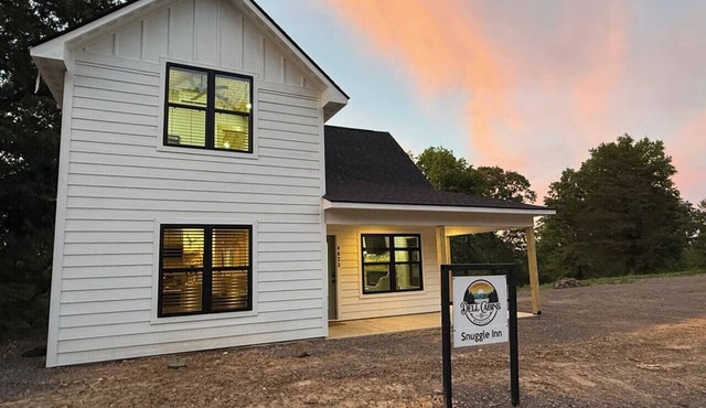 "Snuggle Inn" New Cabin in Daisy Arkansas