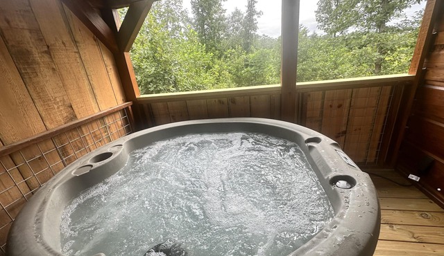 Snuggle Time - Hot Tub, Fireplace, Hiking, Wi-Fi
