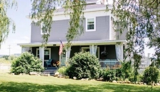 Snuggled in snow country-Private get-away from the city—pet friendly countryhome