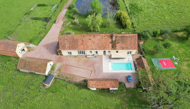 So Villa Chez Pommet (03) - Heated swimming pool - Basketball - Sauna 2h Lyon - 30p.