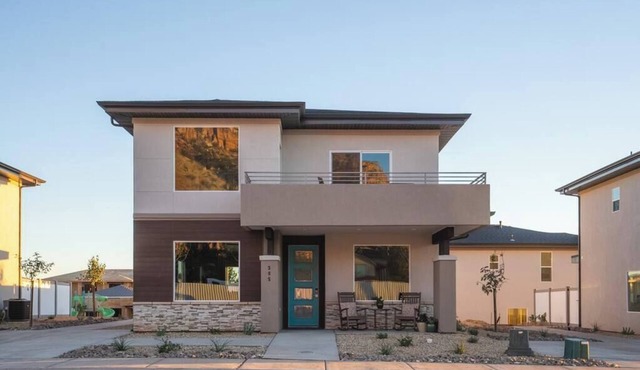 So Zion Coral Cliffs, 4Bed, 3Bath, Hot Tub, Deck, Fire Pits, Mountain View