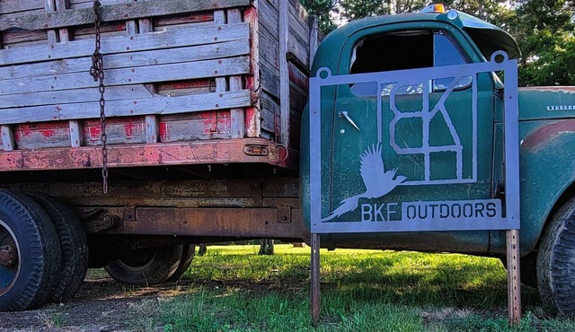 Soak in the quiet countryside while staying just 30 min from the Missouri River.