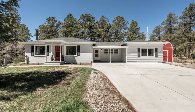 Soaring Pines! 5 acres! Newly Remodeled Private Family Rancher, Scenic Forest