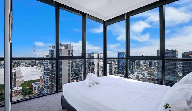 Soaring Skyline on Southside at Resort-Style Stay