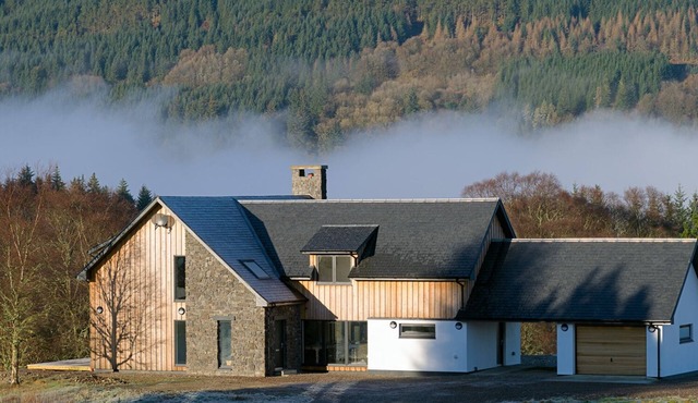 SOBRACHAN, family friendly, with hot tub in Kilmartin