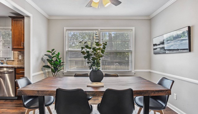 Soccer Fans Welcome! Spacious Home Sleeps 10