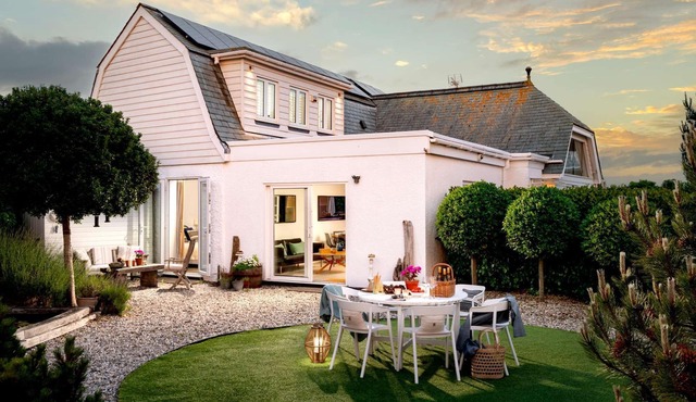 Sociable Open Plan entertaining. and more.