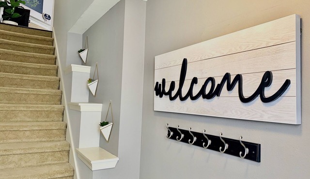 Social Distancing in Seattle NorthCountry Townhome - 2bd/2ba